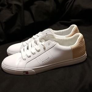💜Tommy Hilfiger Lace Up Sneak